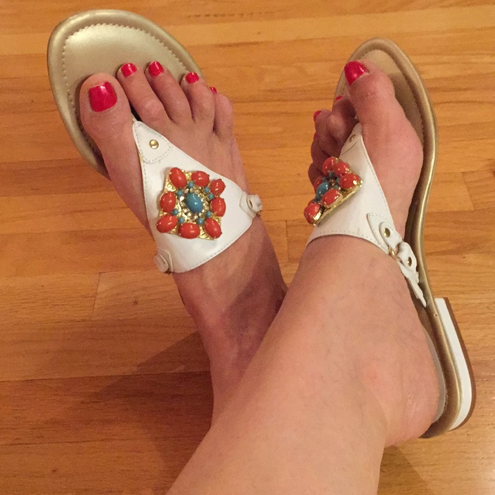 Tahari Dash thong sandal with Crystal stones